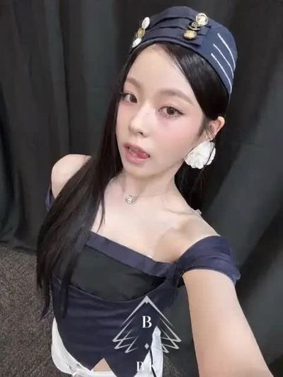 Kyujin - shows tits