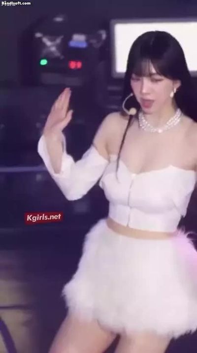 Karina - naked on stage