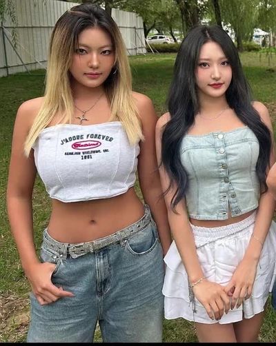 shows boobs