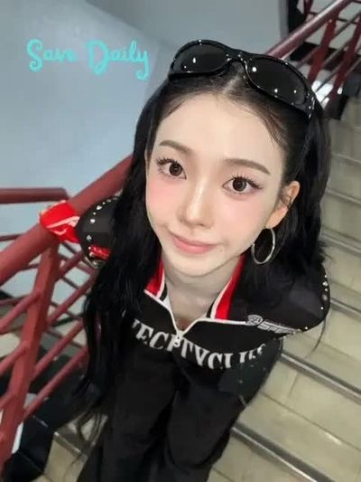 Karina - cum on face