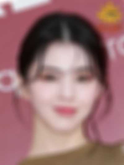 Han So Hee - facial