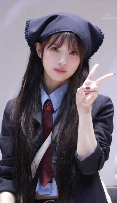 Moka - shows tits