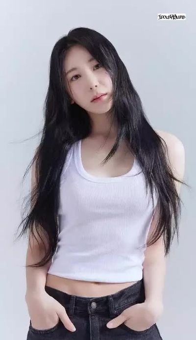 ChaeYeon - shows tits