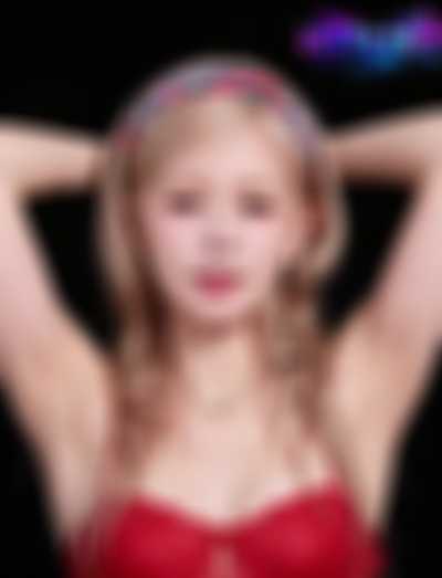 Miyeon - shows tits