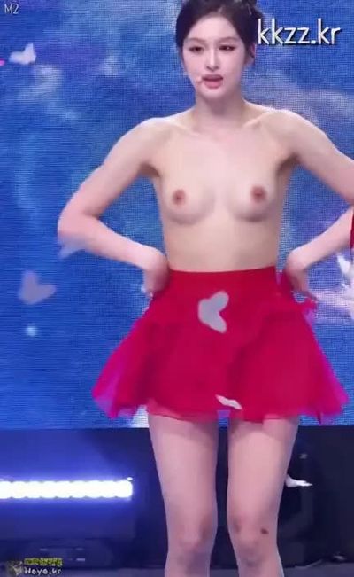 Sullyoon - shows tits