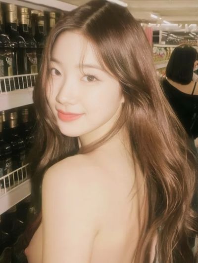 Kazuha - Naked Candid