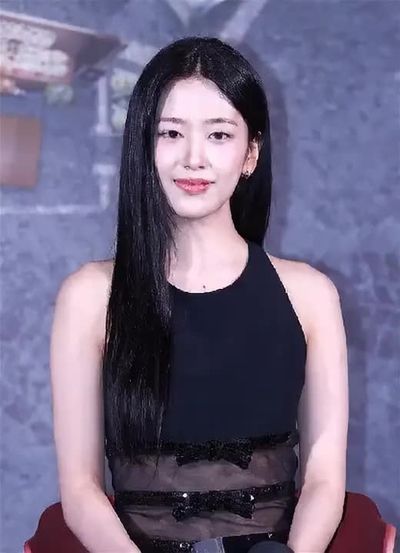 Yujin - cum on face