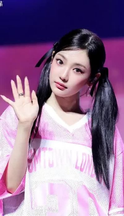 NingNing - shows tits