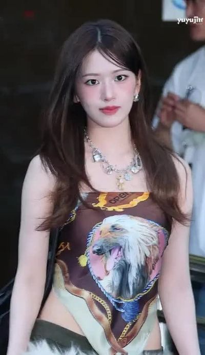 Yujin - shows boobs