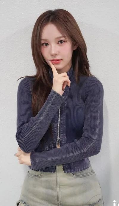 Sarang - shows tits