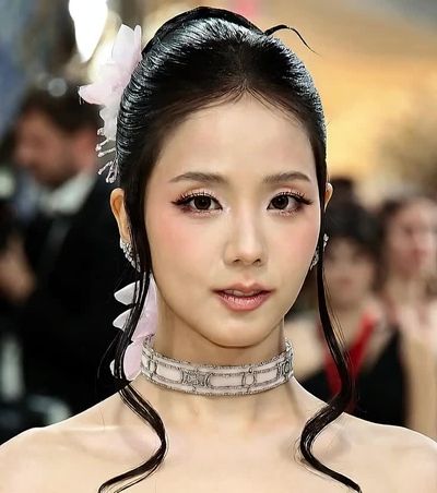 Jisoo - cum on face