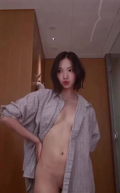 Jiwoo - shaved pussy