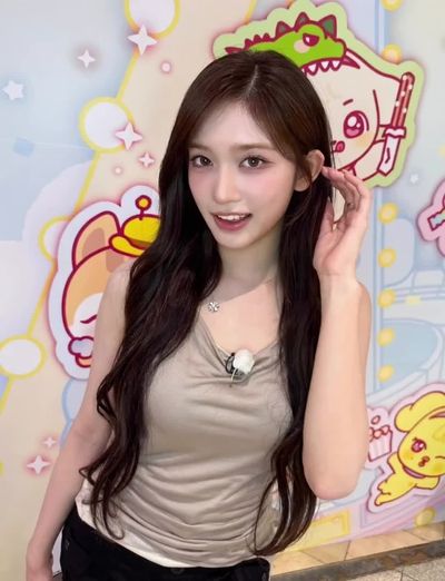 Leeseo - using dildo