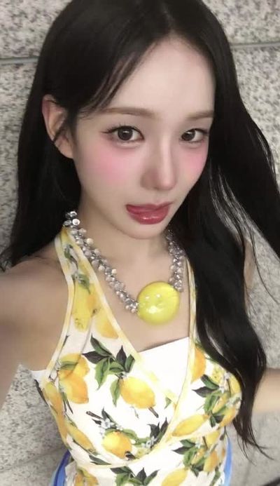 Sarang - shows tits