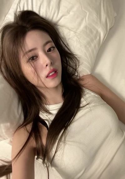 Yuna - shows tits