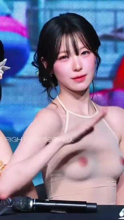 Jiheon - shows tits