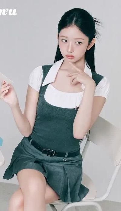 Rei - shows tits