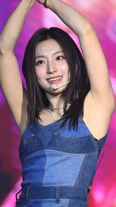 Saerom - naked
