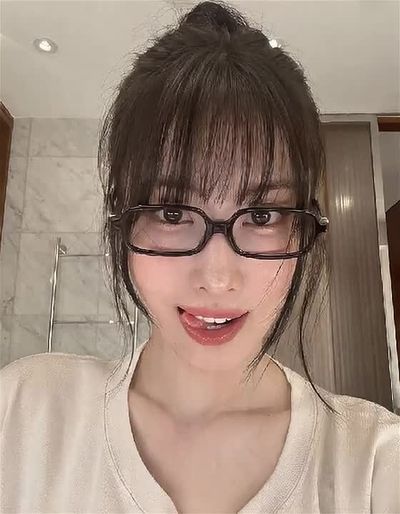 Momo - blowjob