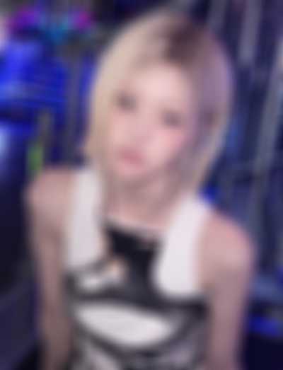 Haneul - shows tits