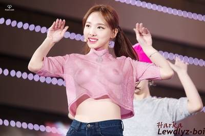 Nayeon - nude fake