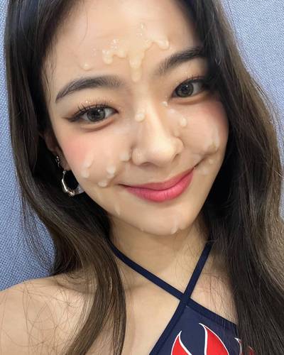 Lia - cum on face