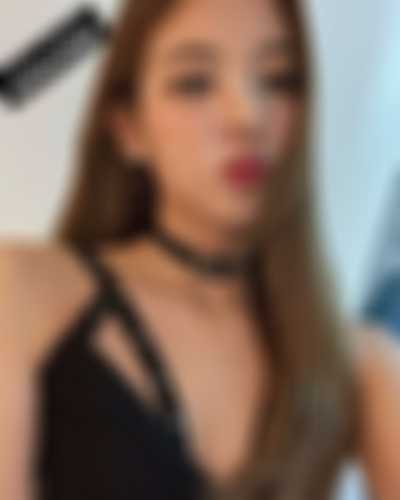 Lia - cum on face