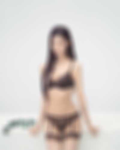 Danielle - nude