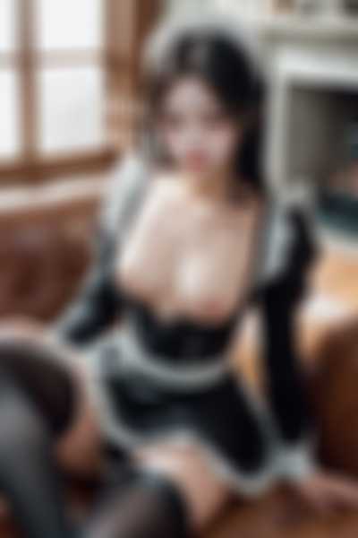Yuna - maid