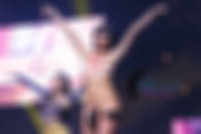 Natty - naked on stage