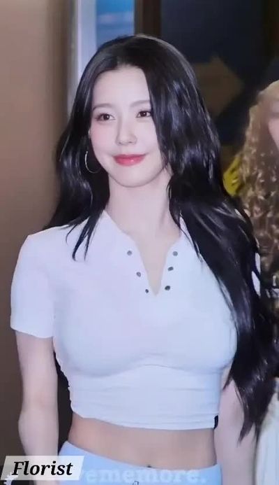 Miyeon - shows boobs
