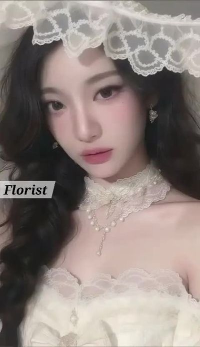 NingNing - shows boobs