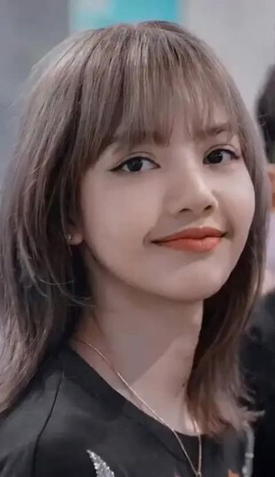 Lisa - cum on face
