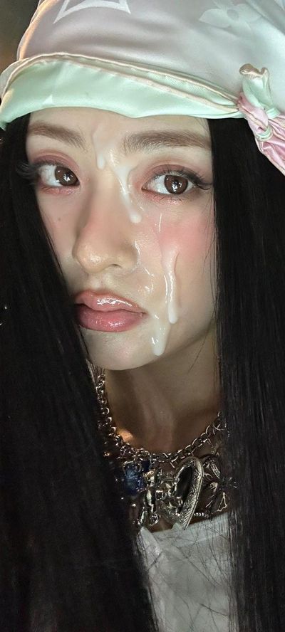 Yunjin - cum on face