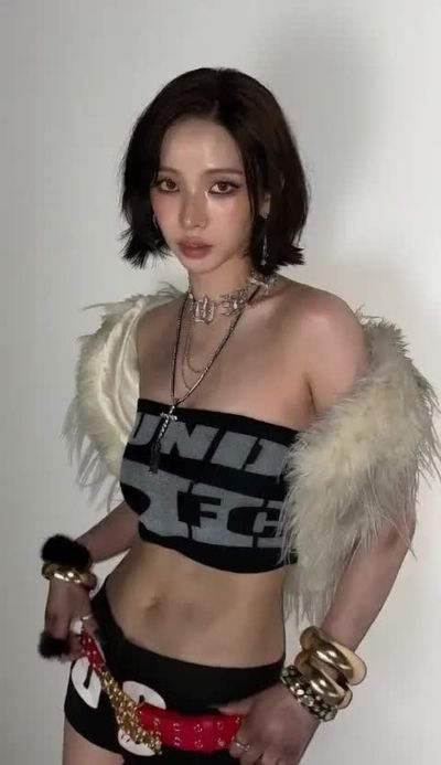 Karina - shows boobs