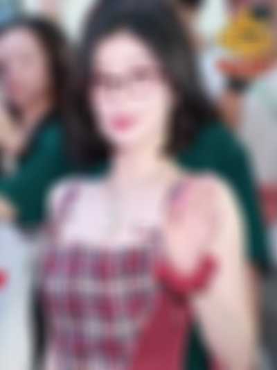 Asa - shows tits public
