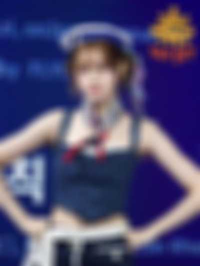 J - shows tits