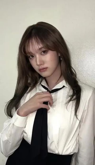 J - shows tits