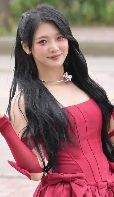 Onda - shows tits
