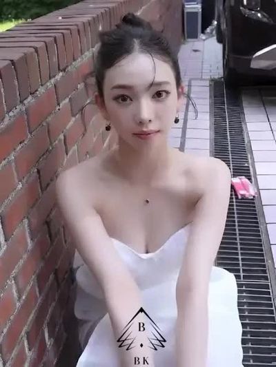 Karina - shows tits