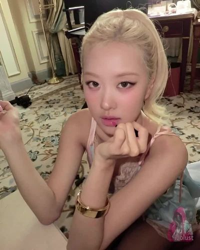 Rose - blowjob