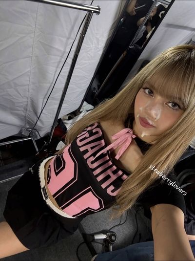 Lisa - cum on face