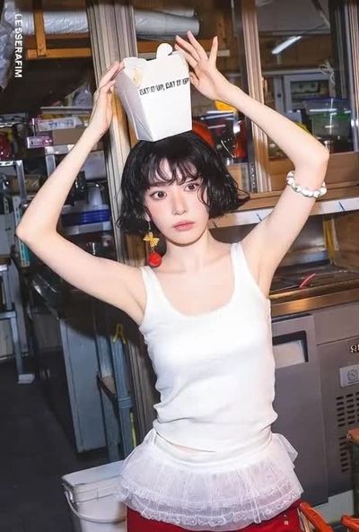 Sakura - slutty idol