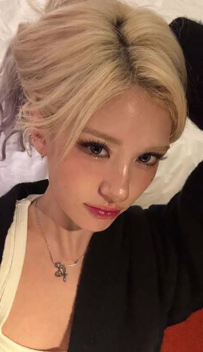 Somi - sucking cock