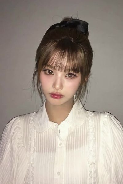 Sullyoon - shows tits