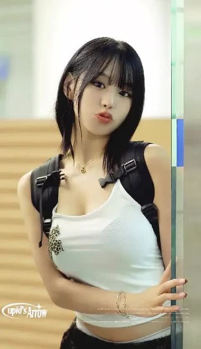 Natty - shows tits