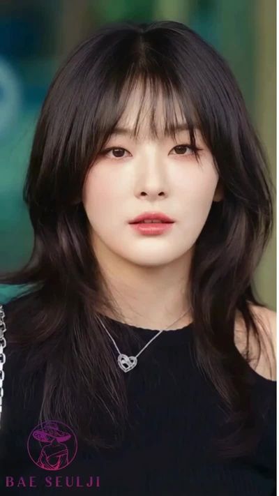 Seulgi - shows boobs