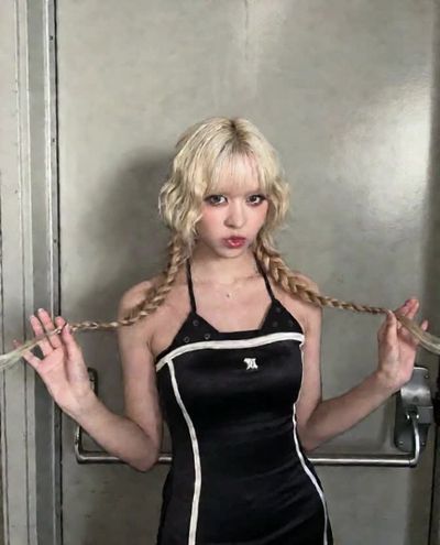 Lily - cum on face