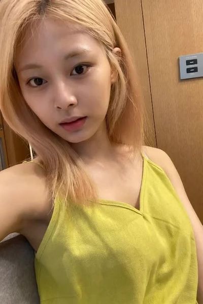 Tzuyu - play with pussy