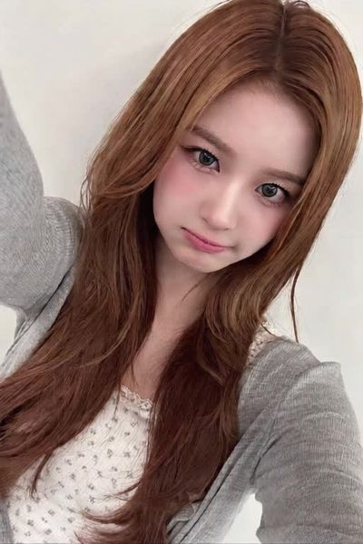 Sullyoon - shows tits